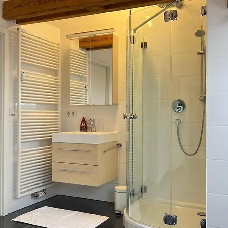 Ludwigshome Luxus - Zentral, 95qm, Whirlpool, Balkon, Smart Tv