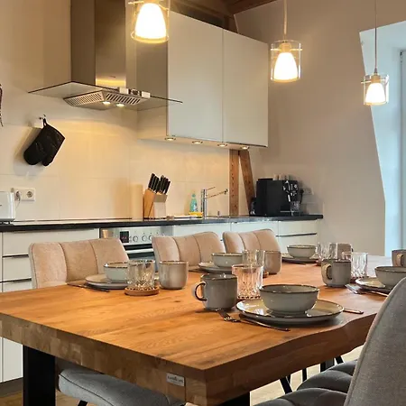 Appartement Ludwigshome Luxus - Zentral, 95qm, Whirlpool, Balkon, Smart Tv Ludwigsbourg